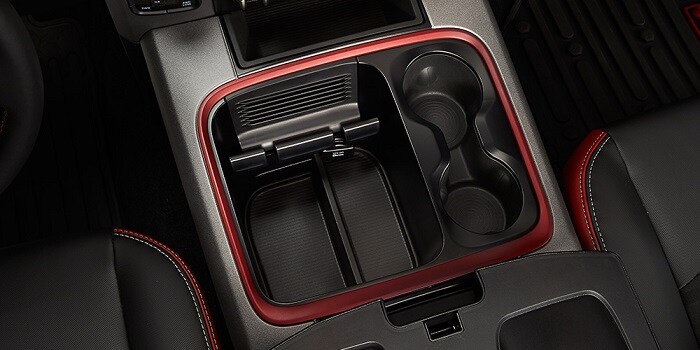 2016_RAM_1500_Interior2.jpg