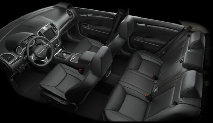 2016_Chrysler_300_Limited_RWD_Interior.jpg