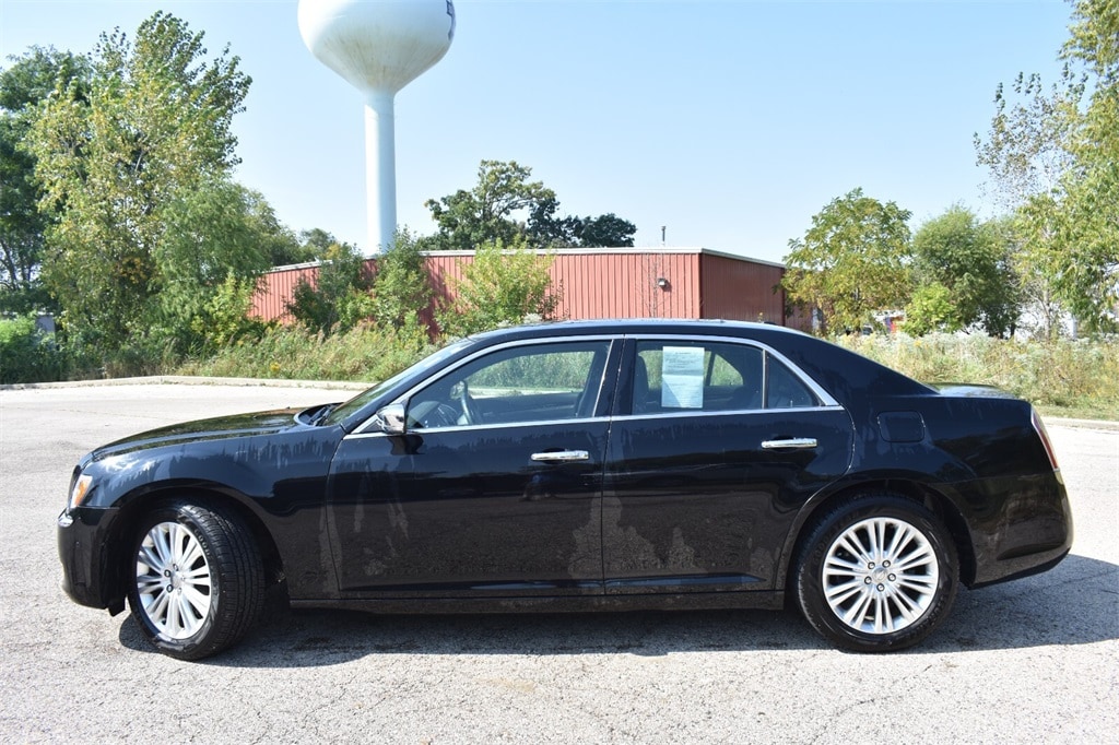 Used 2014 Chrysler 300 C with VIN 2C3CCAKG8EH321442 for sale in Antioch, IL