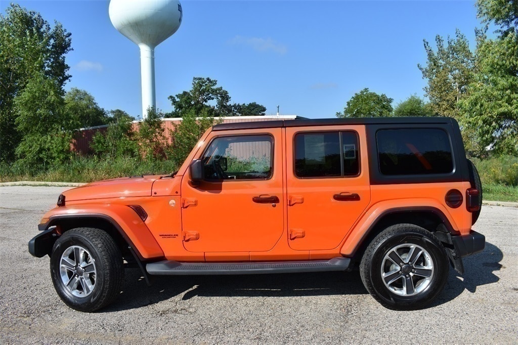 Used 2019 Jeep Wrangler Unlimited Sahara with VIN 1C4HJXEG8KW586722 for sale in Antioch, IL