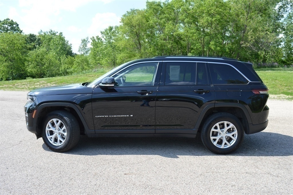 Used 2023 Jeep Grand Cherokee Limited with VIN 1C4RJHBG6PC500900 for sale in Antioch, IL