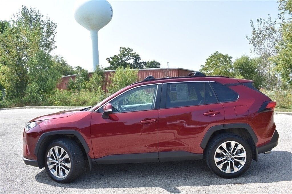 Used 2019 Toyota RAV4 XLE Premium with VIN 2T3A1RFV9KW075562 for sale in Antioch, IL