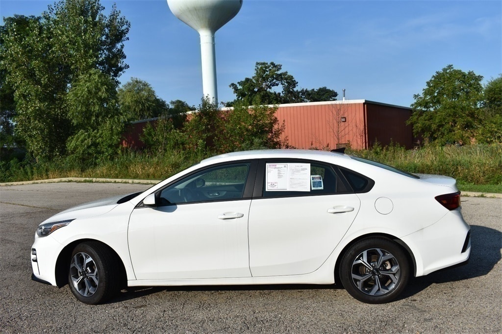 Used 2021 Kia Forte LXS with VIN 3KPF24AD9ME352942 for sale in Antioch, IL