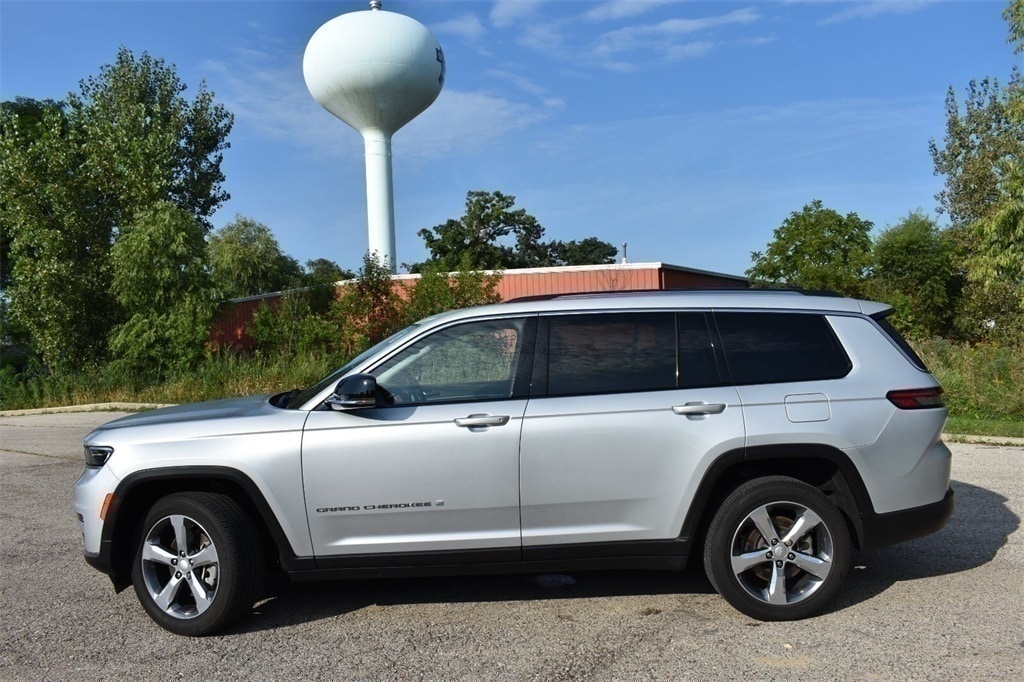 Used 2021 Jeep Grand Cherokee L Limited with VIN 1C4RJKBG9M8141618 for sale in Antioch, IL