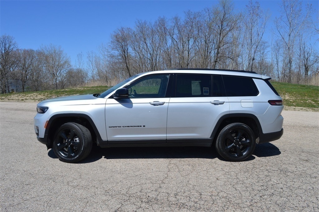 Used 2023 Jeep Grand Cherokee L Limited with VIN 1C4RJKBG9P8753337 for sale in Antioch, IL