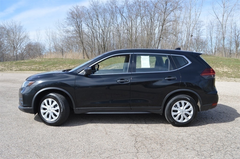 Used 2020 Nissan Rogue S with VIN JN8AT2MT2LW038783 for sale in Antioch, IL