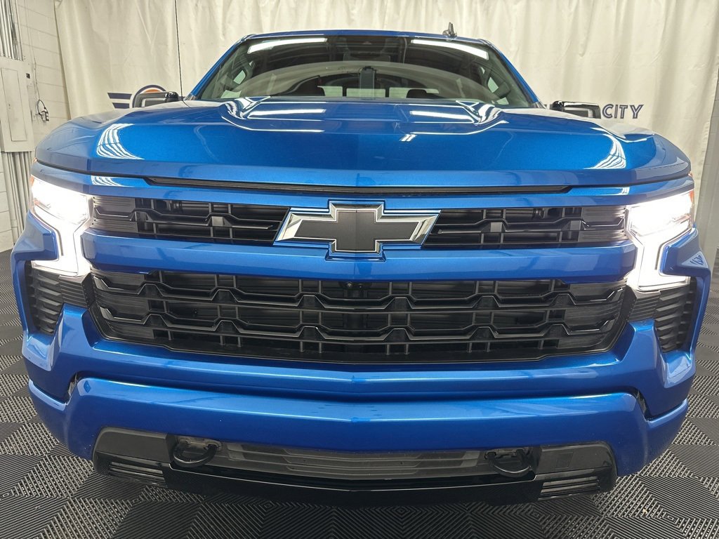 2023 Chevrolet Silverado 1500 RST photo 3