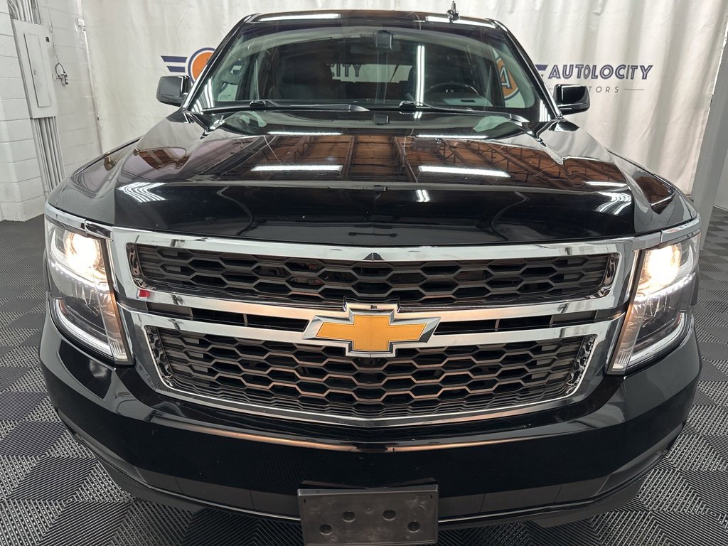 2019 Chevrolet Suburban LT photo 3