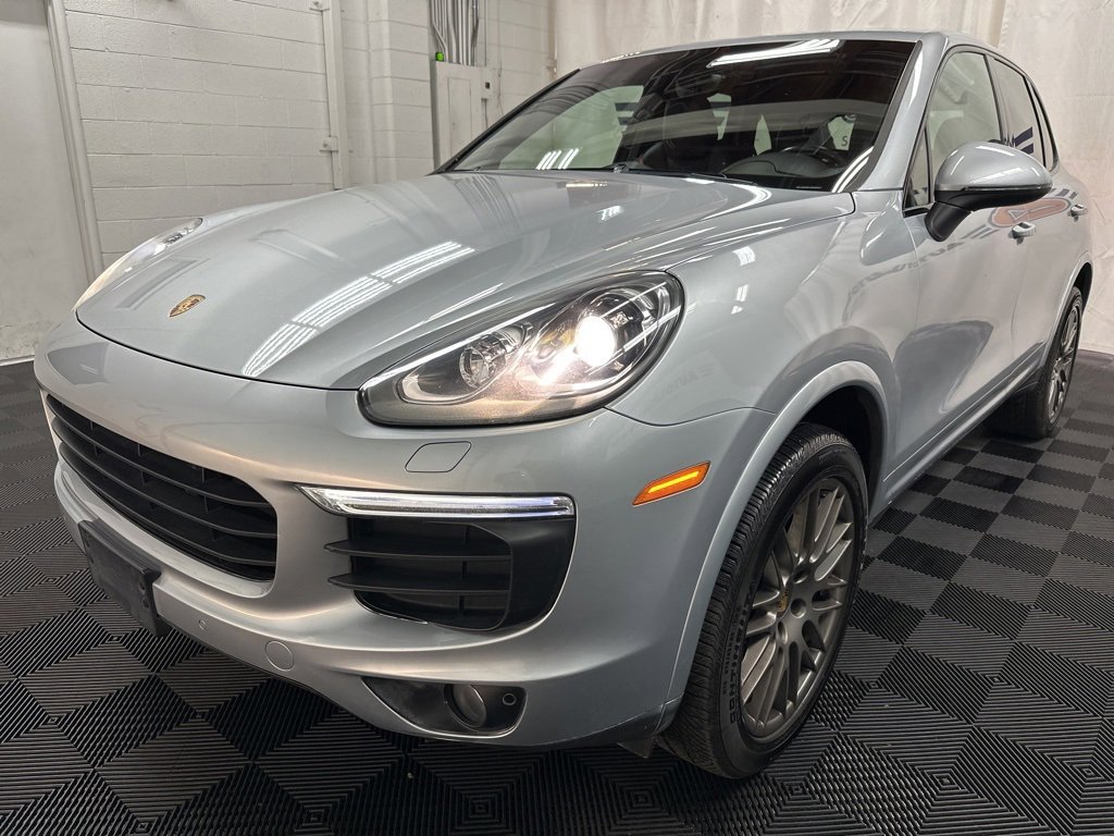 2018 Porsche Cayenne Platinum Edition photo 4