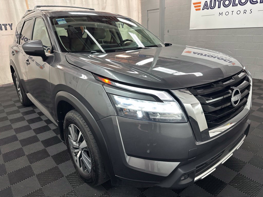 Used 2024 Nissan Pathfinder SL SUV