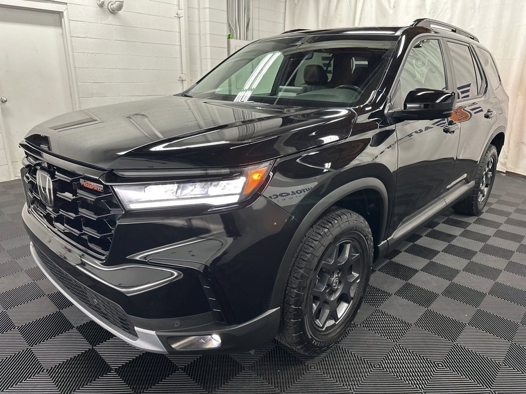 Used 2024 Honda Pilot TrailSport SUV