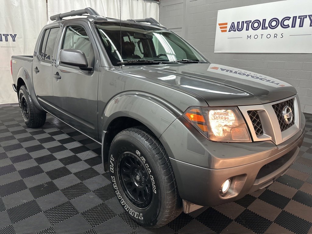 2021 Nissan Frontier PRO-4X photo 2