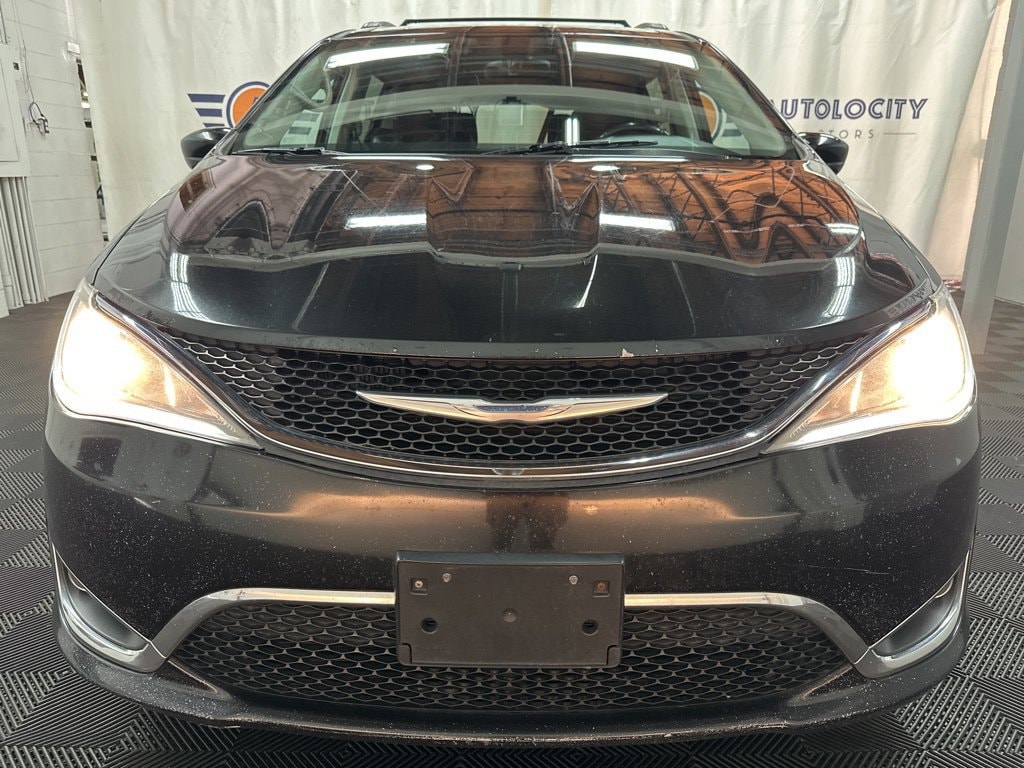 Used 2017 Chrysler Pacifica Touring-L Van