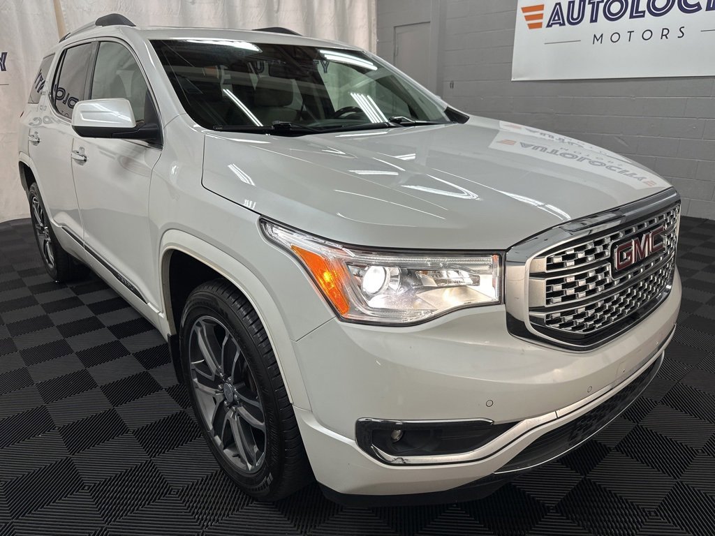 2019 Gmc Acadia Denali photo 2