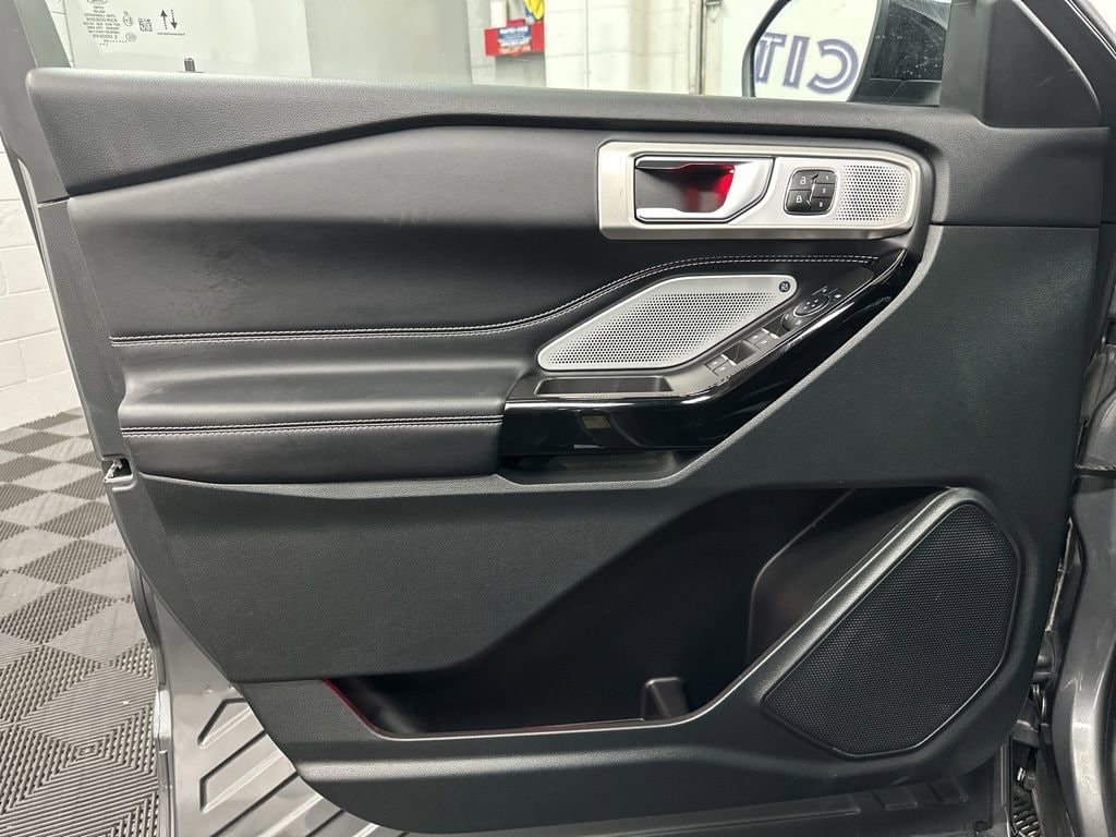 2024 Ford Explorer ST - Photo 17