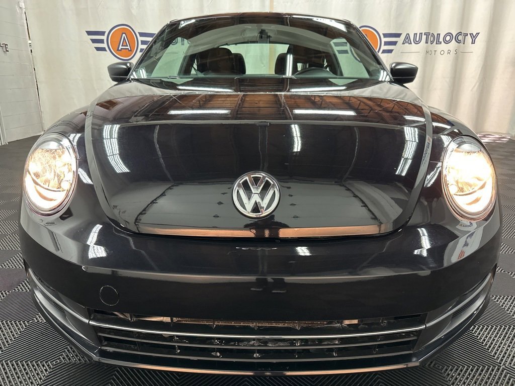 2018 Volkswagen Beetle S photo 2