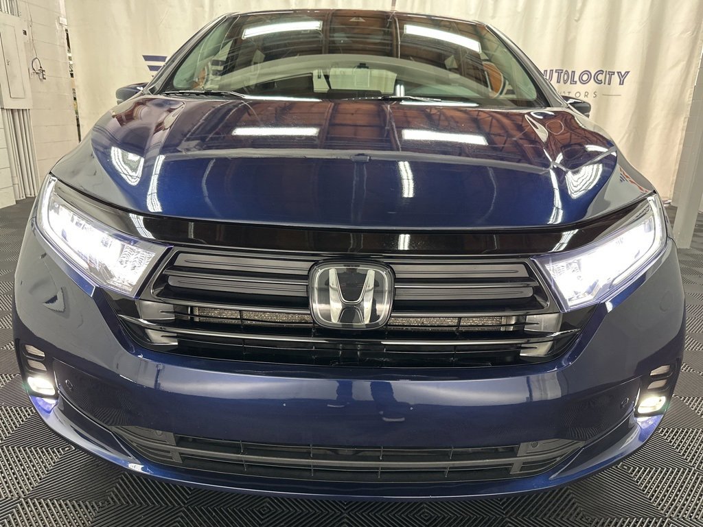 2024 Honda Odyssey Touring photo 3