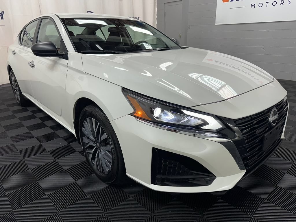 Used 2025 Nissan Altima SV Sedan