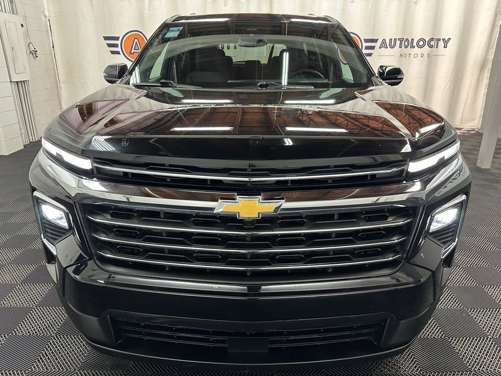 Used 2025 Chevrolet Traverse AWD LT SUV