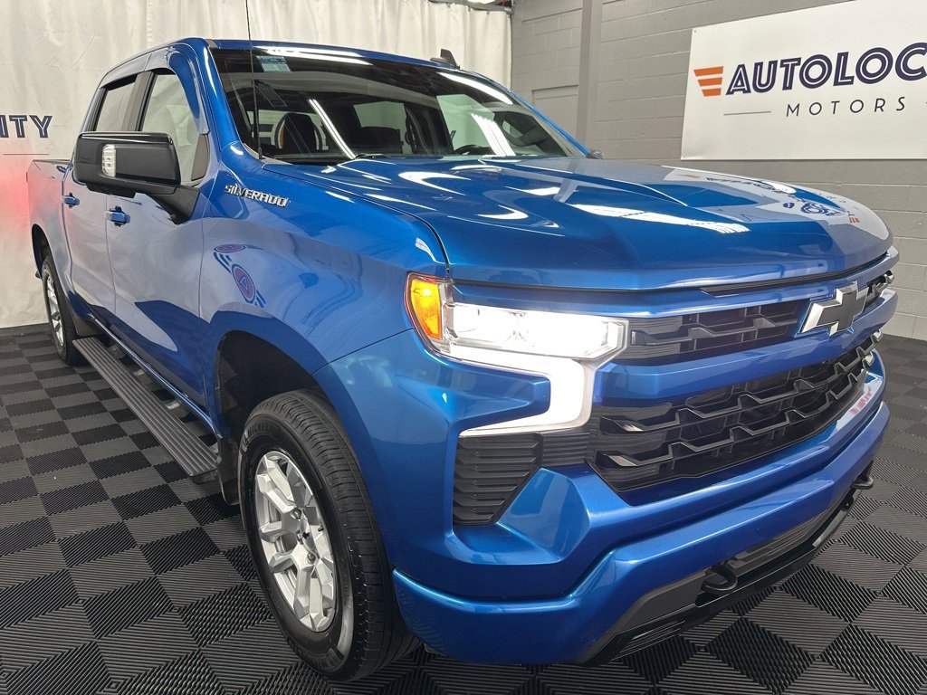 2023 Chevrolet Silverado 1500 RST photo 2