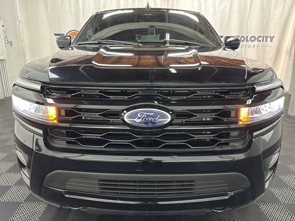 2024 Ford Expedition XLT photo 3