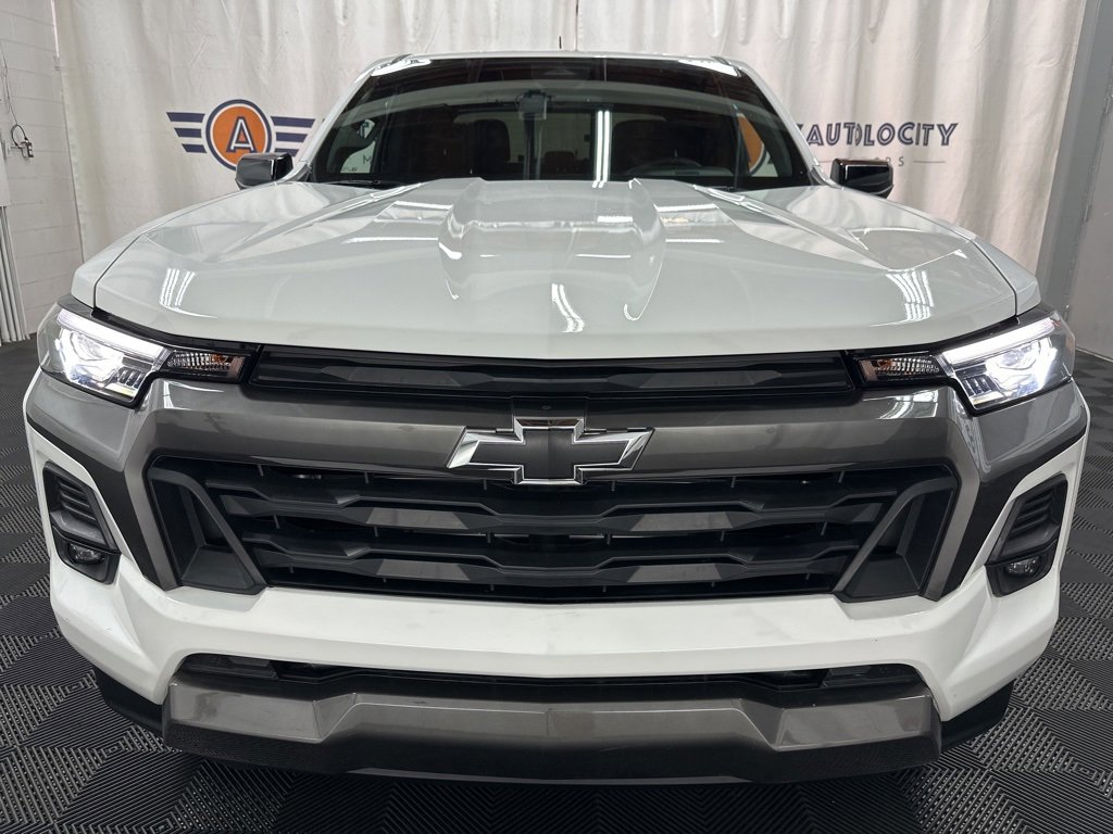 2024 Chevrolet Colorado Z71 photo 3