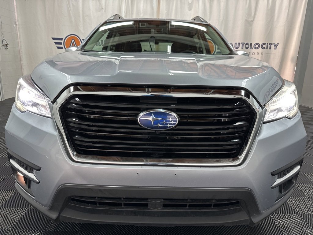 2022 Subaru Ascent Touring photo 3