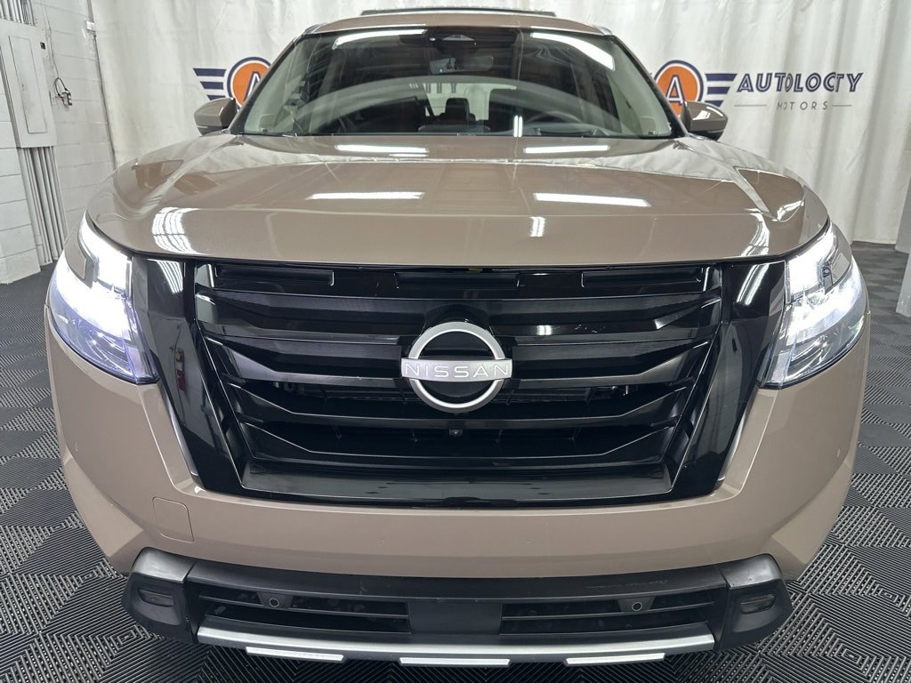 Used 2025 Nissan Pathfinder Platinum SUV