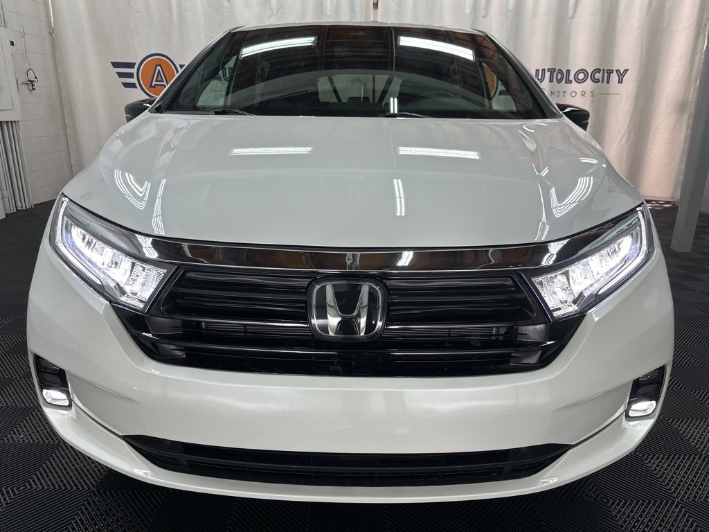 2024 Honda Odyssey Sport photo 3