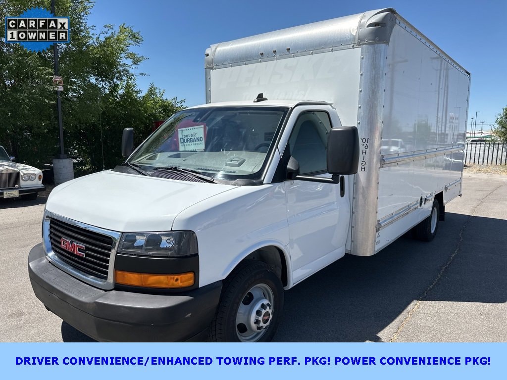 2022 GMC Savana Cutaway Work Van's photo