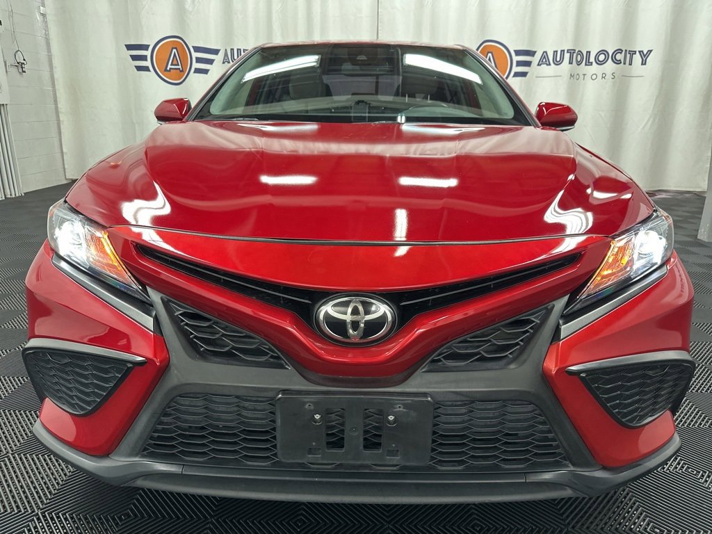 2021 Toyota Camry SE photo 3