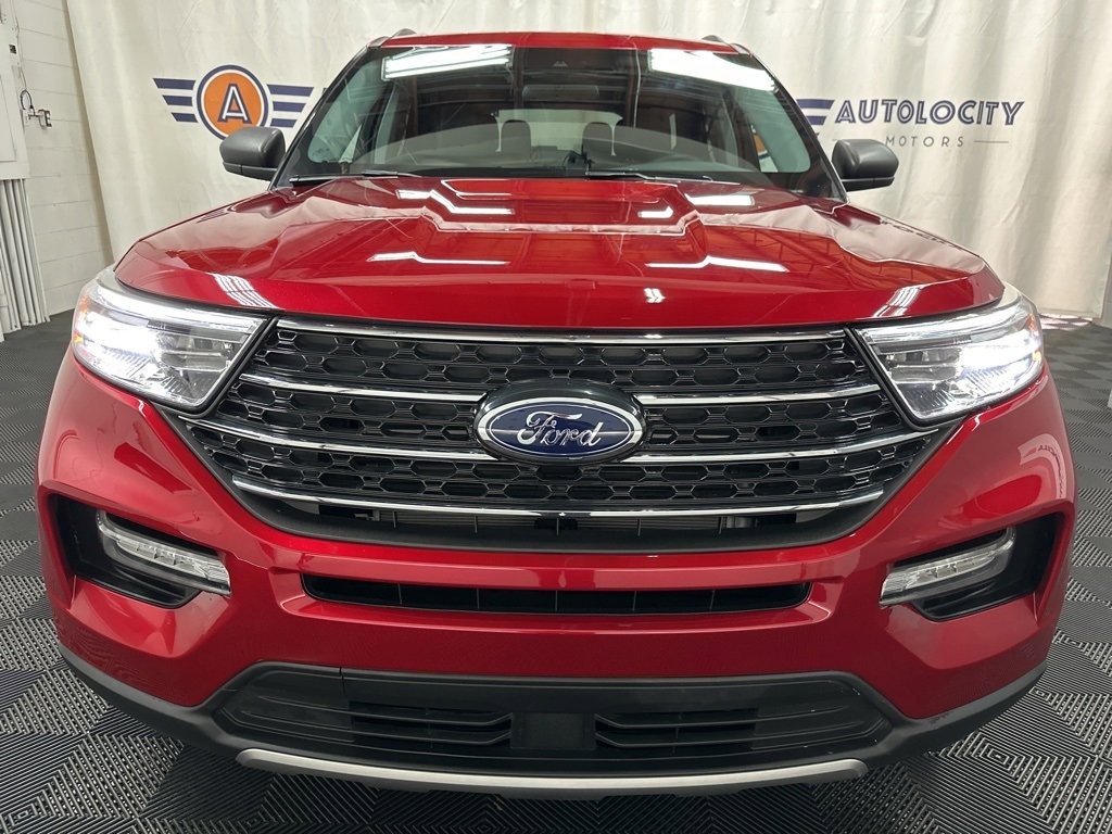 2024 Ford Explorer XLT photo 2