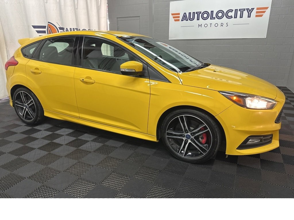 Used 2017 Ford Focus ST ST Hatchback