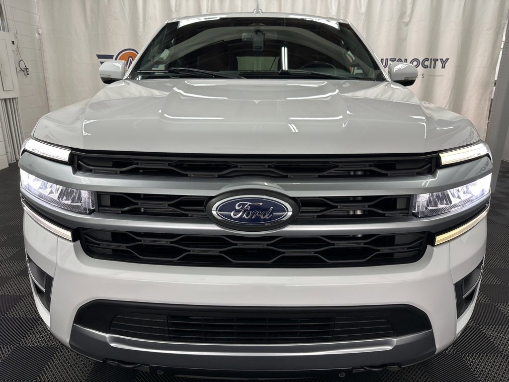 2023 Ford Expedition MAX Limited photo 3