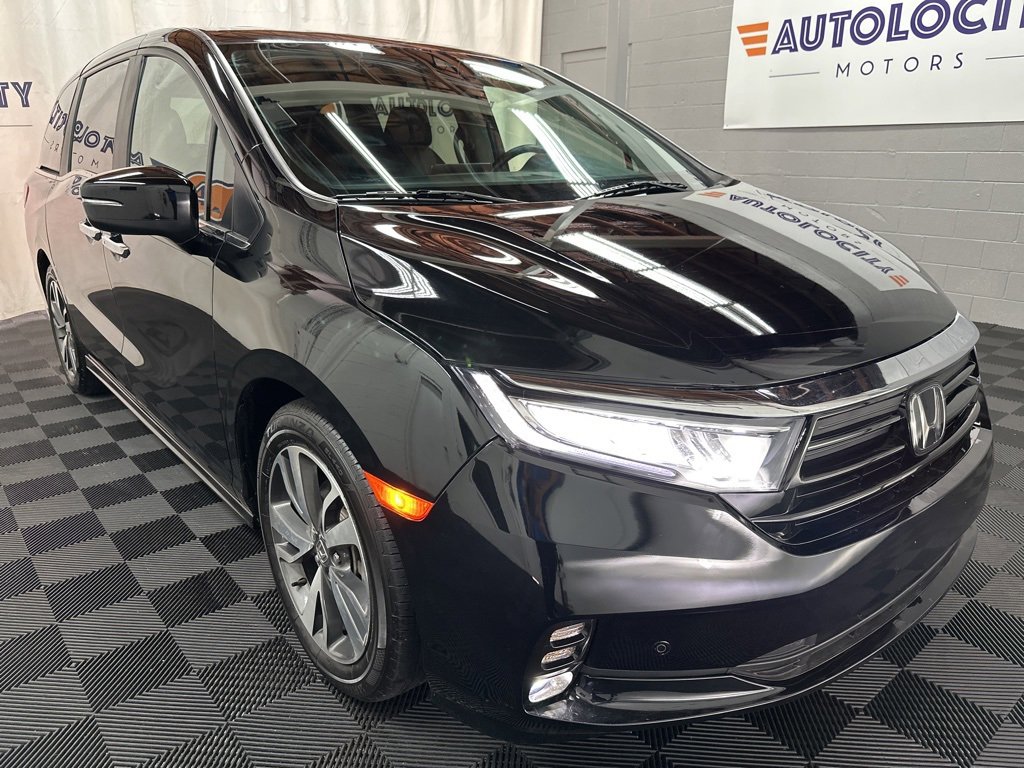 2024 Honda Odyssey Touring photo 2