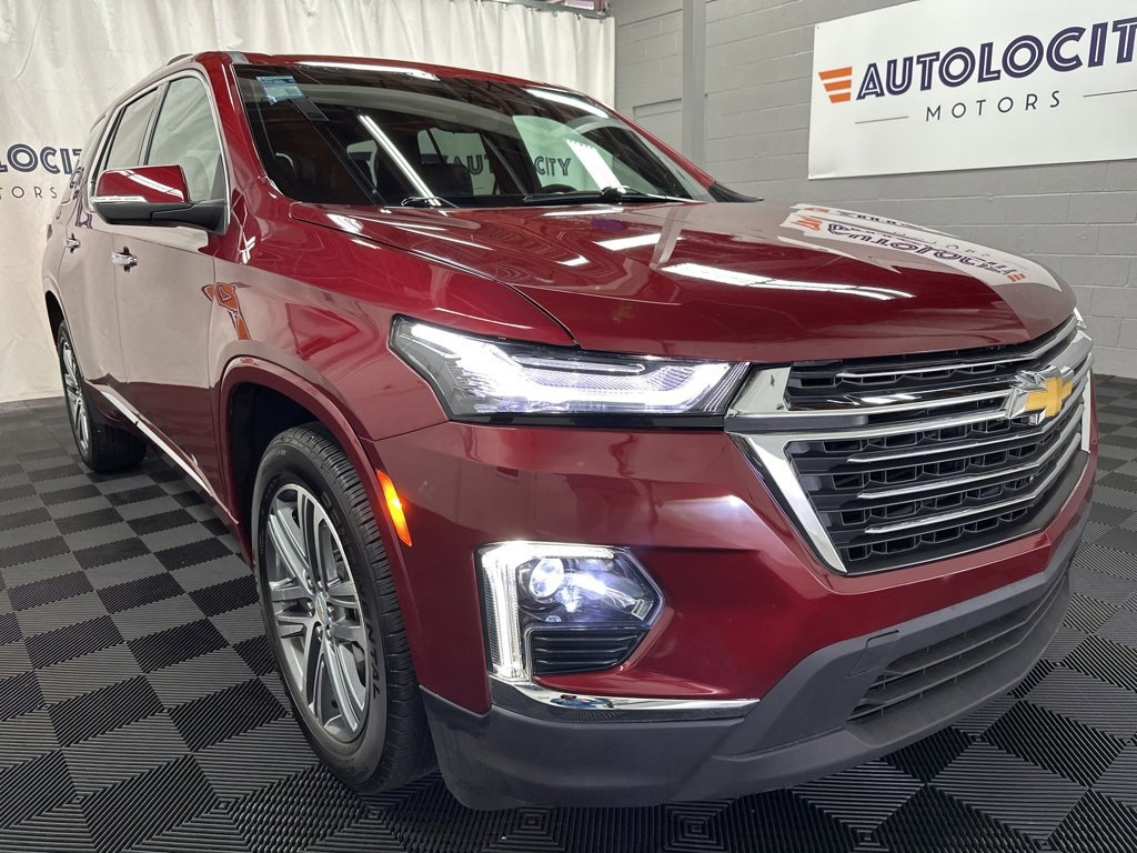 2023 Chevrolet Traverse High Country photo 2