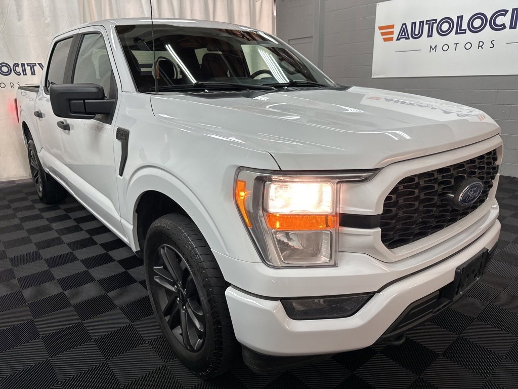 2023 Ford F-150 XL photo 2