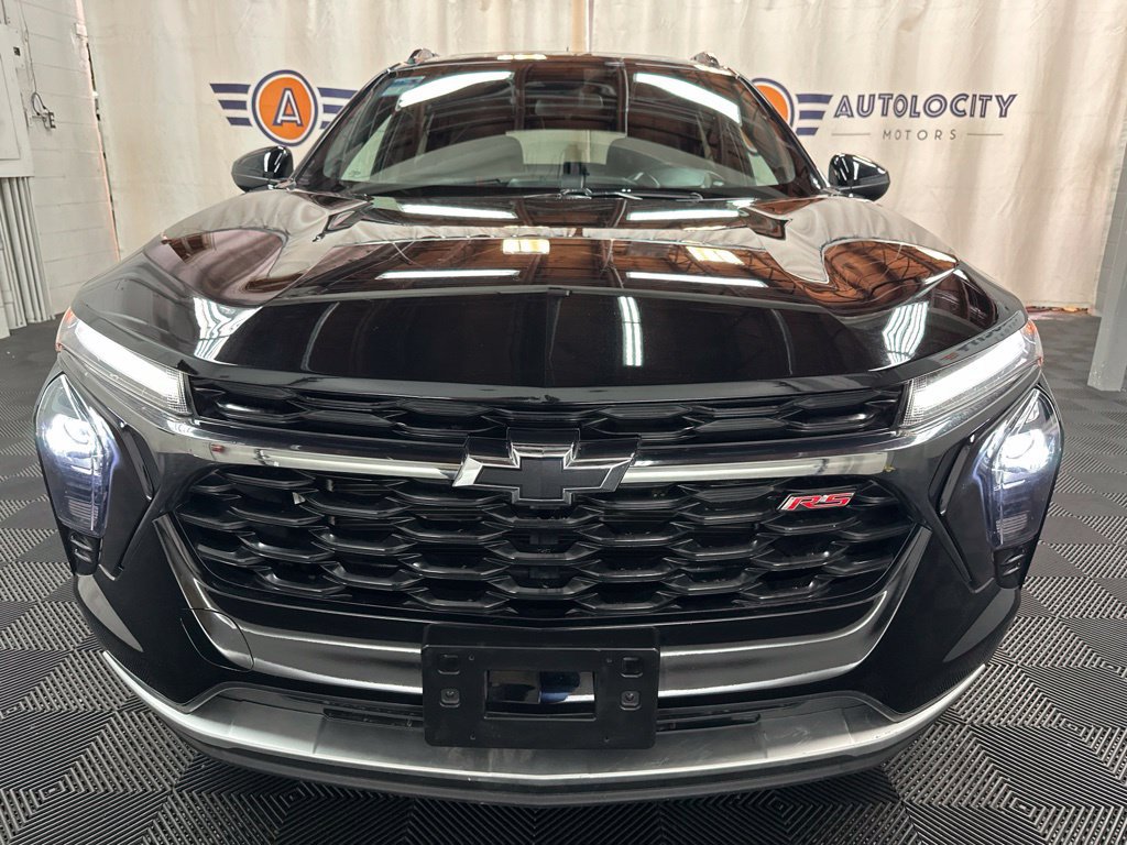 Used 2025 Chevrolet Trax 2RS SUV