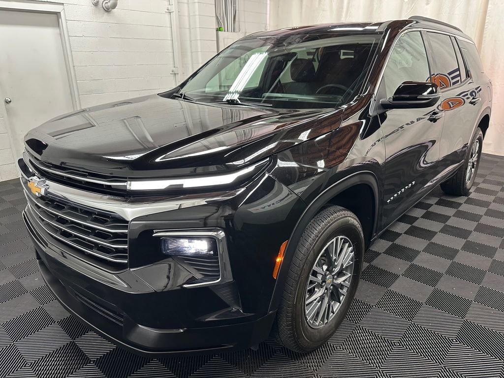 Used 2025 Chevrolet Traverse AWD LT SUV