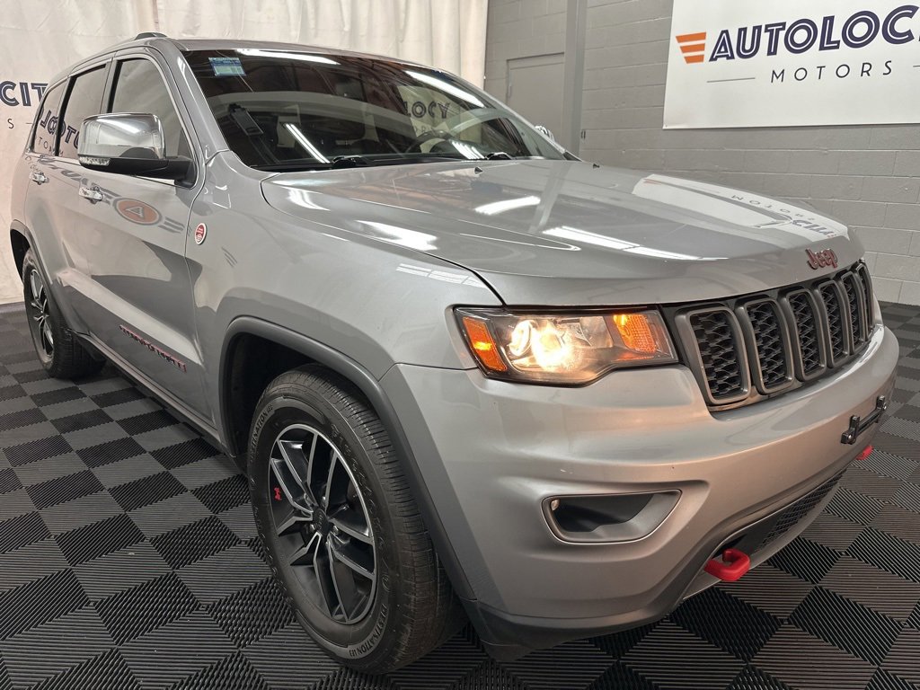 2019 Jeep Grand Cherokee Trailhawk photo 2