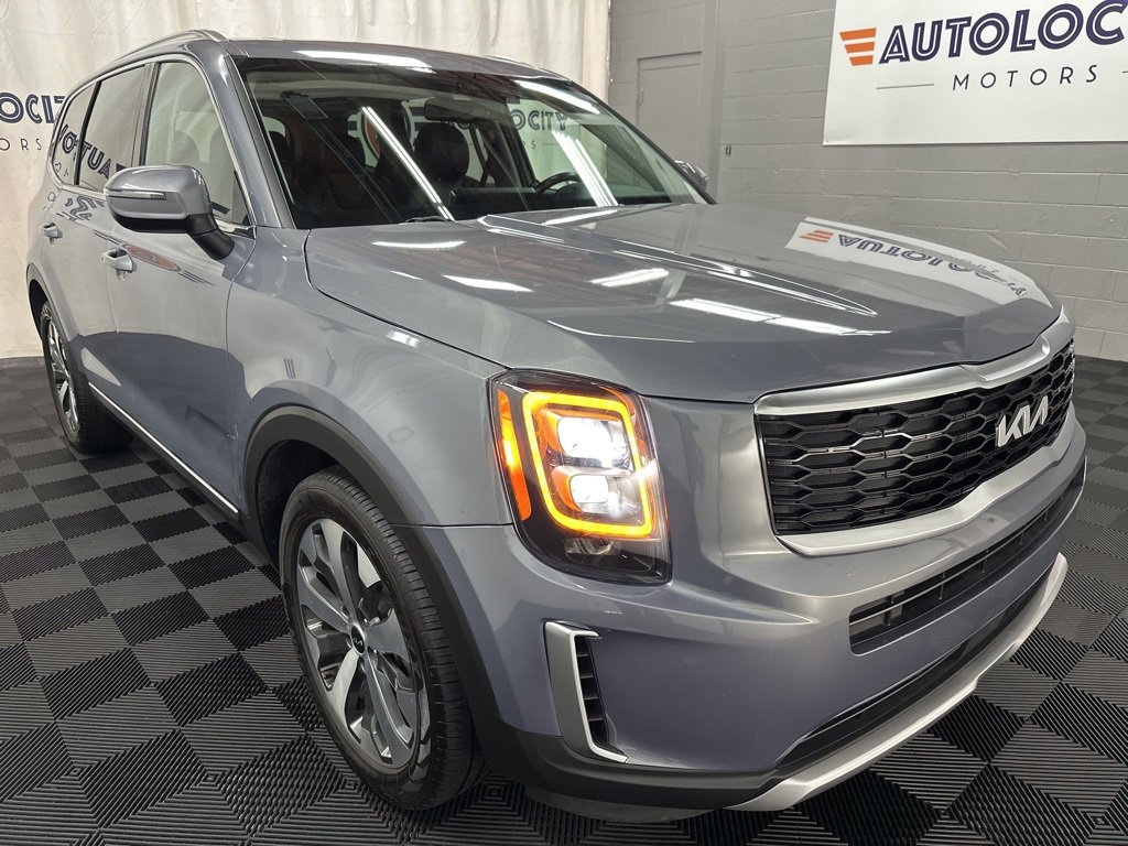 2022 Kia Telluride EX photo 2