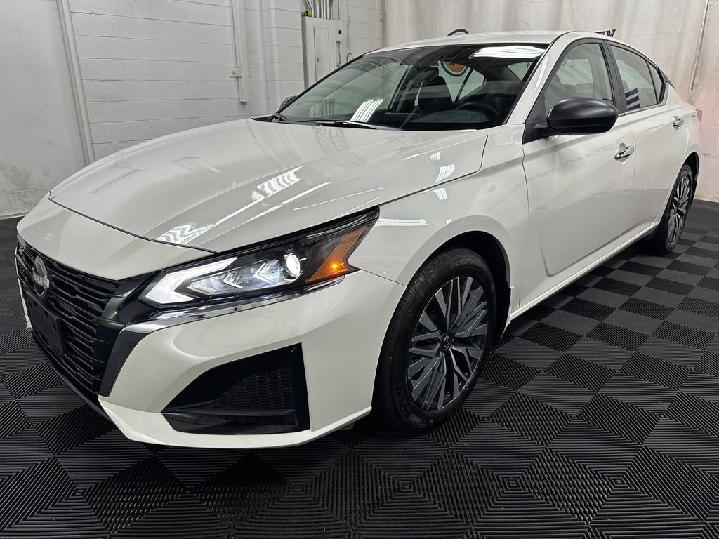 Used 2025 Nissan Altima SV Sedan