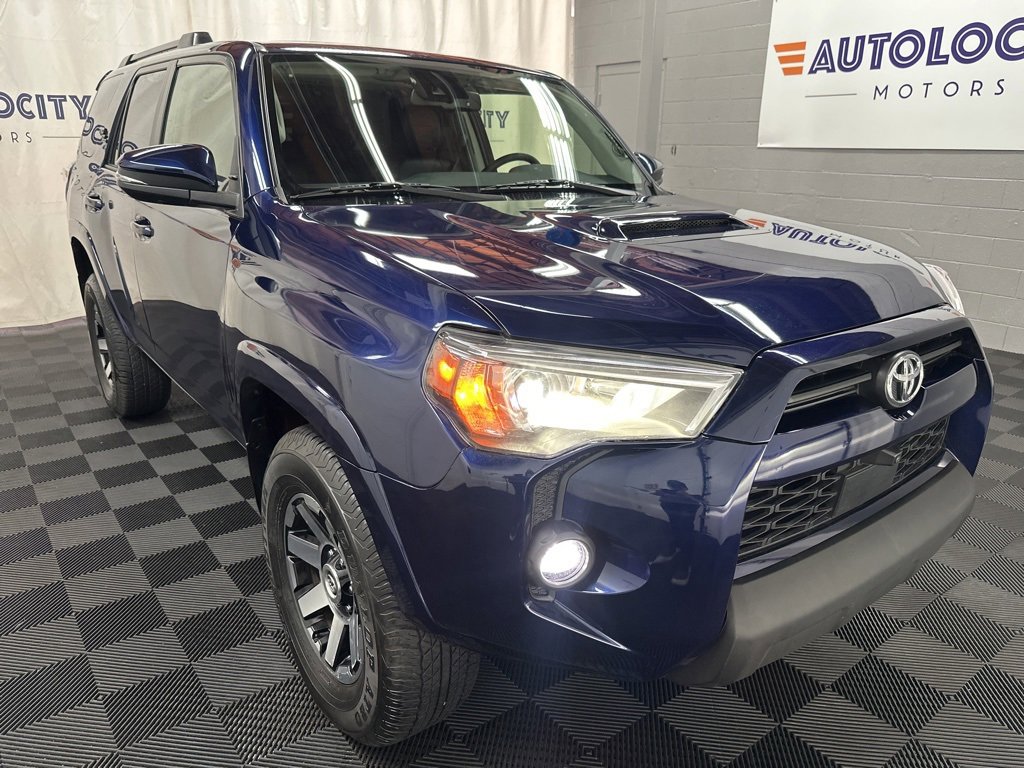 2022 Toyota 4Runner TRD Premium photo 2