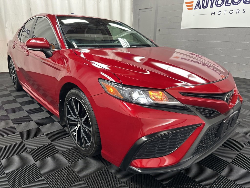 2021 Toyota Camry SE photo 2