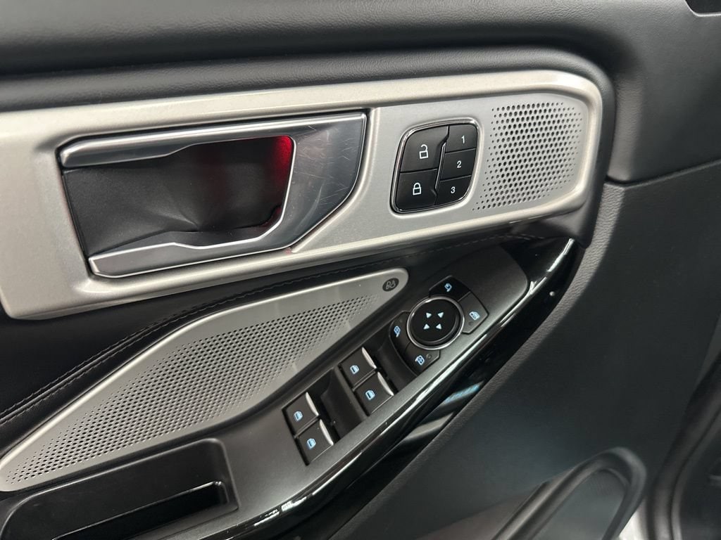 2022 Ford Explorer Platinum - Photo 17