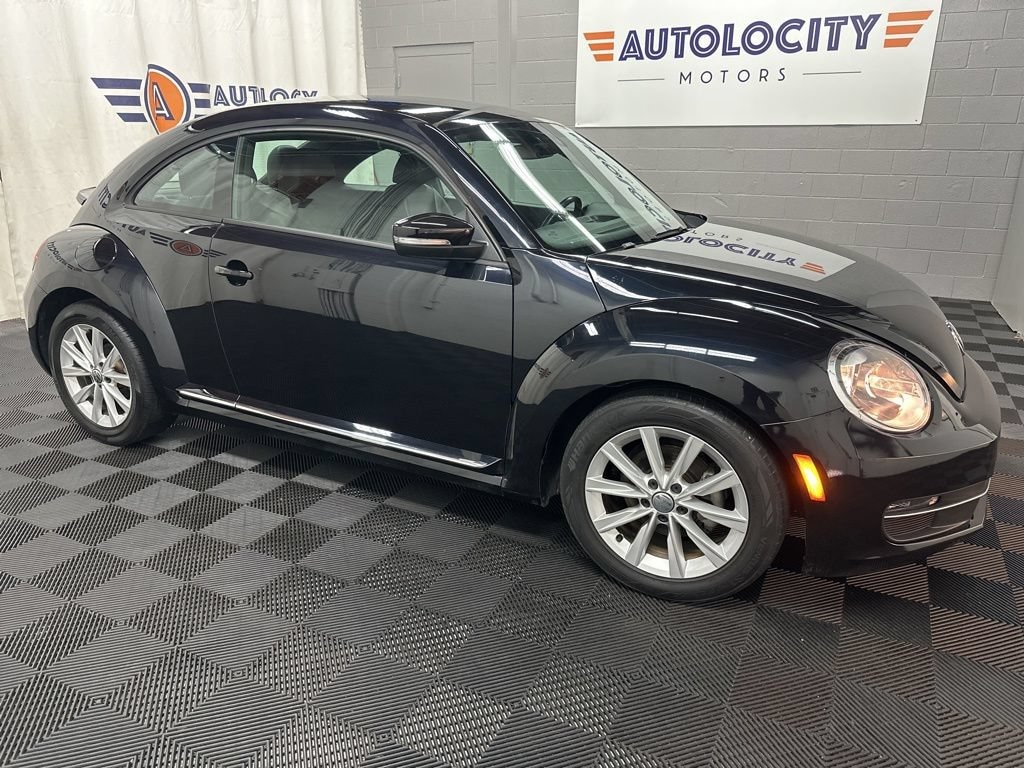 Used 2018 Volkswagen Beetle 2.0T SE Hatchback