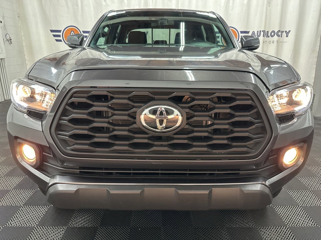 2021 Toyota Tacoma TRD Off-Road photo 3