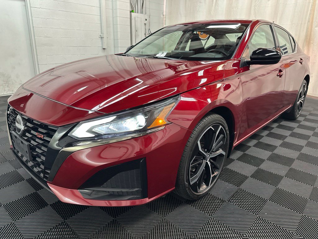 Used 2025 Nissan Altima SR Sedan