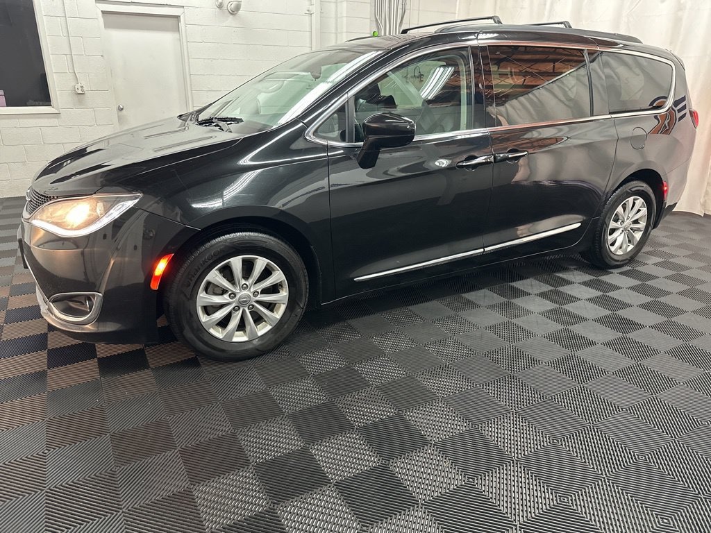Used 2017 Chrysler Pacifica Touring-L Van