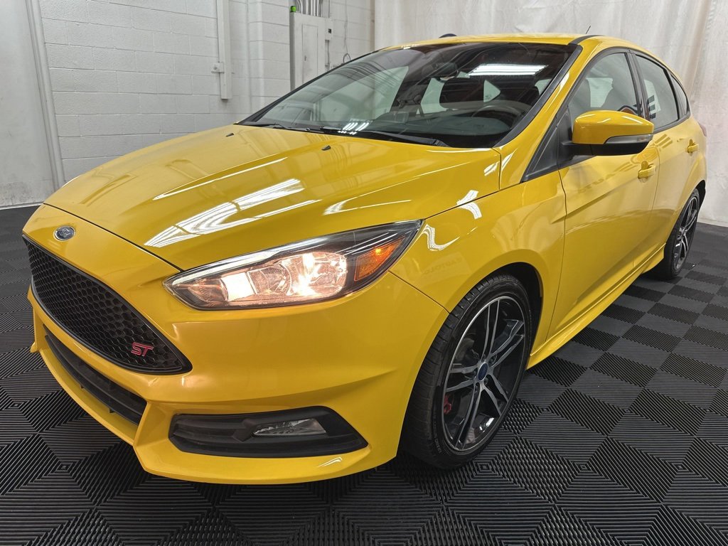 2017 Ford Focus ST photo 4